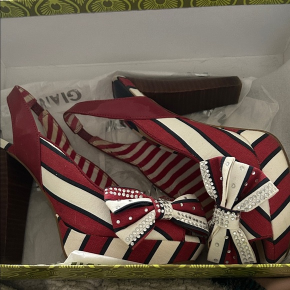 Gianni Bini Red and White Striped Heels with Bow - Picture 1 of 3